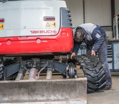 Replacing your rubber track in 10 steps